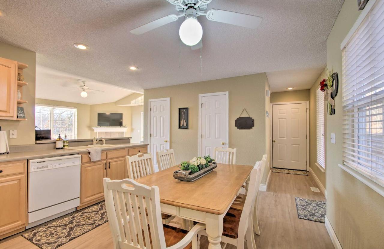 Waterfront Townhome With Private Dock And Lake Views Lake Ozark Exteriér fotografie