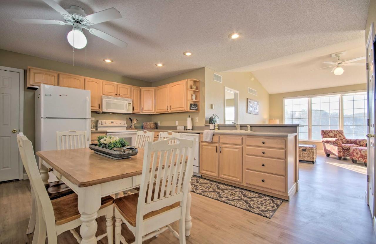 Waterfront Townhome With Private Dock And Lake Views Lake Ozark Exteriér fotografie