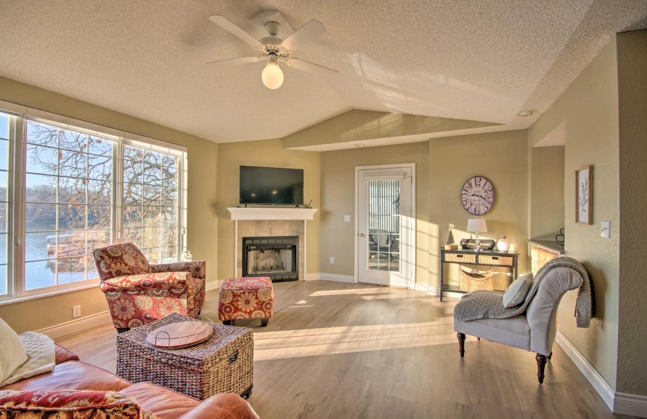Waterfront Townhome With Private Dock And Lake Views Lake Ozark Exteriér fotografie