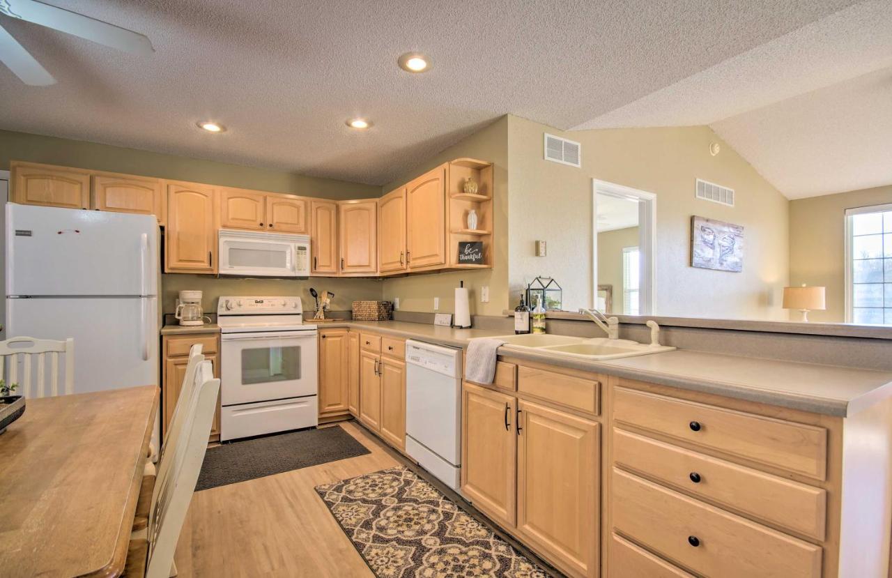 Waterfront Townhome With Private Dock And Lake Views Lake Ozark Exteriér fotografie